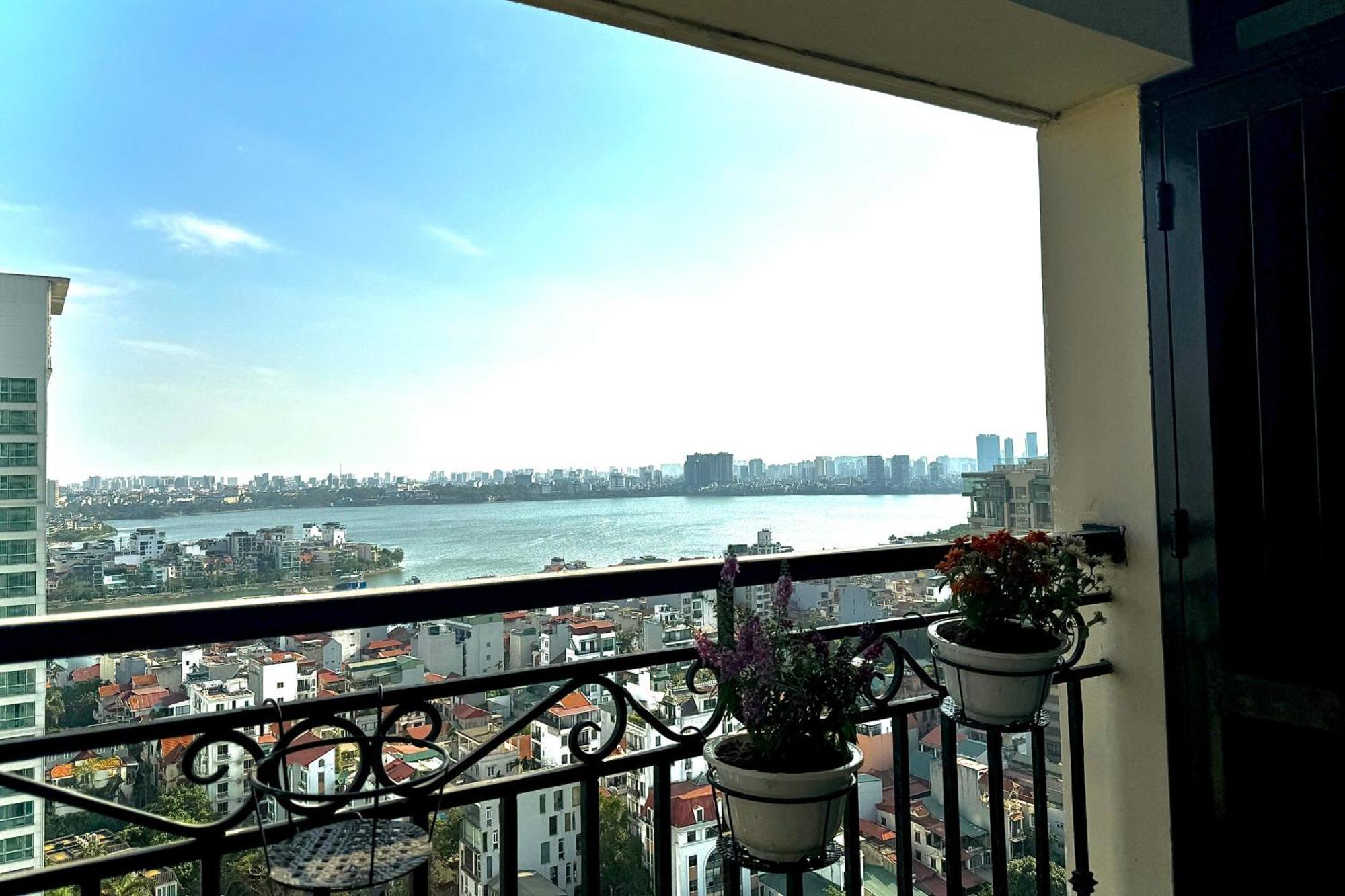 D'Leroi Soleil - Westlake Suite & Apartment Hanoi Bagian luar foto